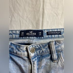 Hollister High Rise Mom Jeans